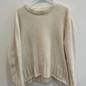 Cute very soft sweater!
